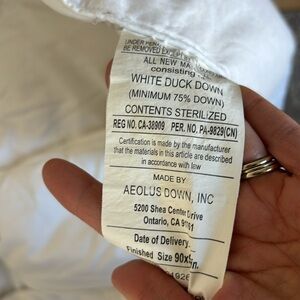 SOLD!!! Pottery barn queen duvet insert